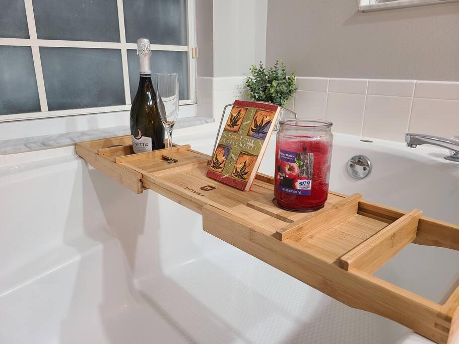 New Modern Relaxing 4 Bedroom Pool Near Disney's Parks