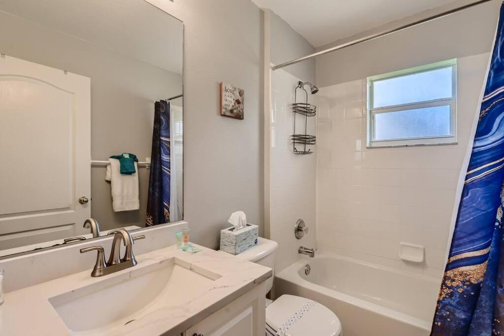 Villa New Modern Relaxing 4 Bedroom Pool Near Disney's Parks Davenport
