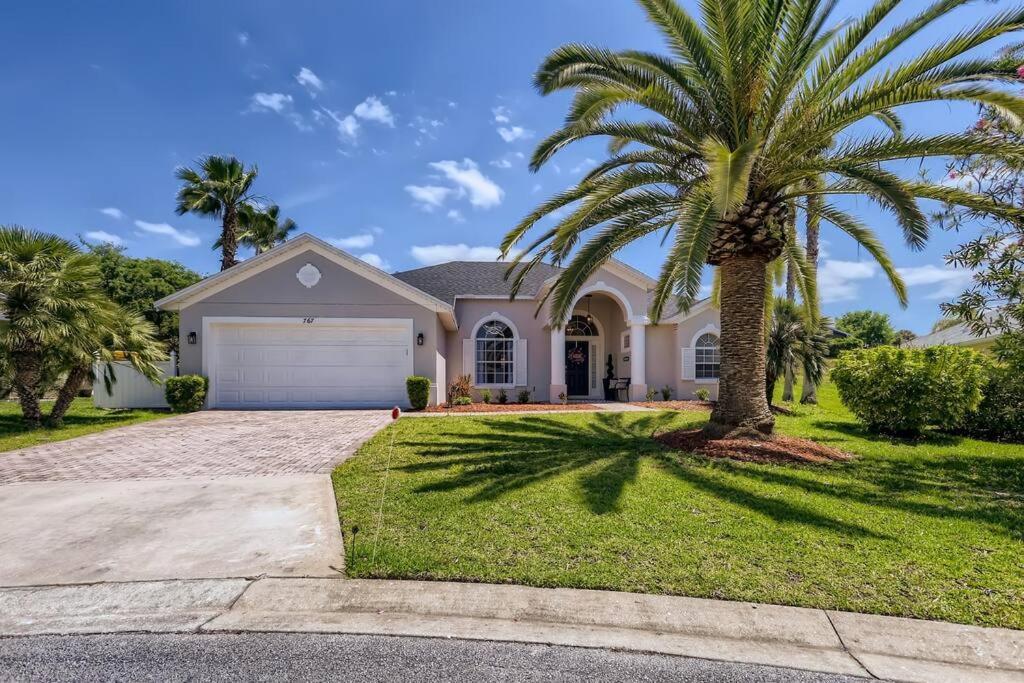 New Modern Relaxing 4 Bedroom Pool Near Disney's Parks