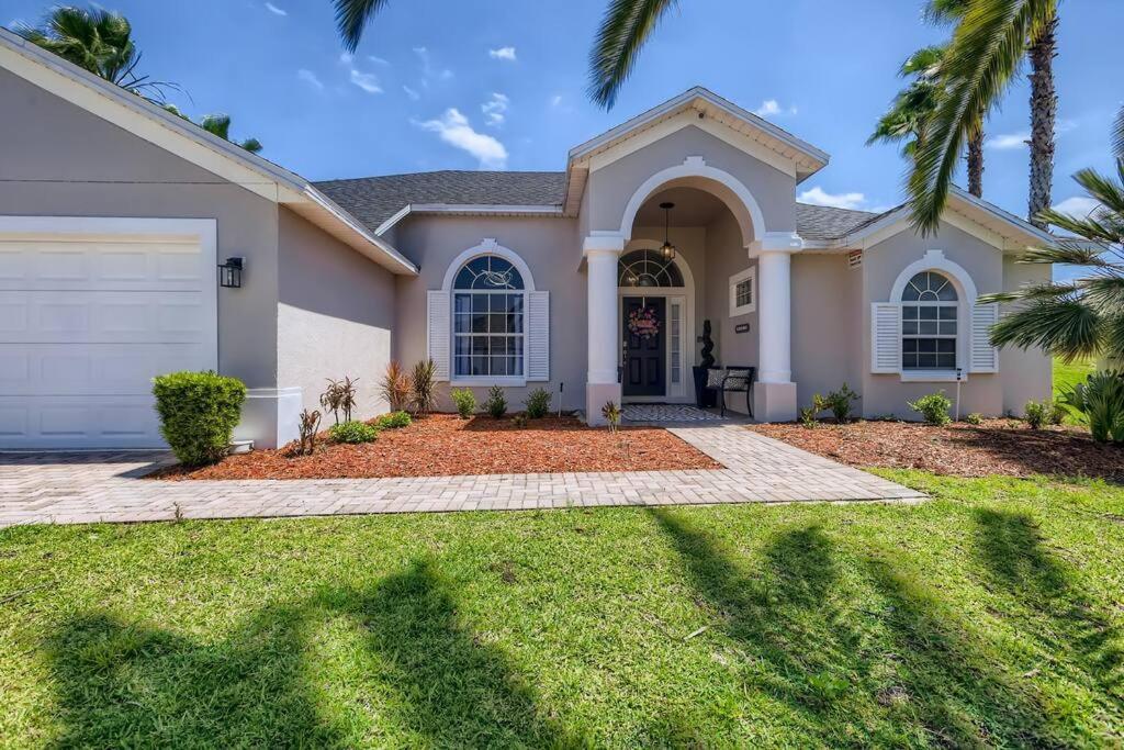 New Modern Relaxing 4 Bedroom Pool Near Disney's Parks