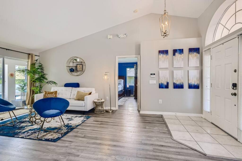 Villa New Modern Relaxing 4 Bedroom Pool Near Disney's Parks Davenport