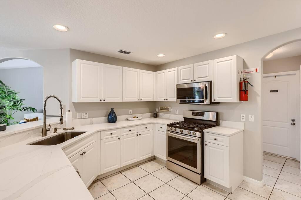 Villa New Modern Relaxing 4 Bedroom Pool Near Disney's Parks